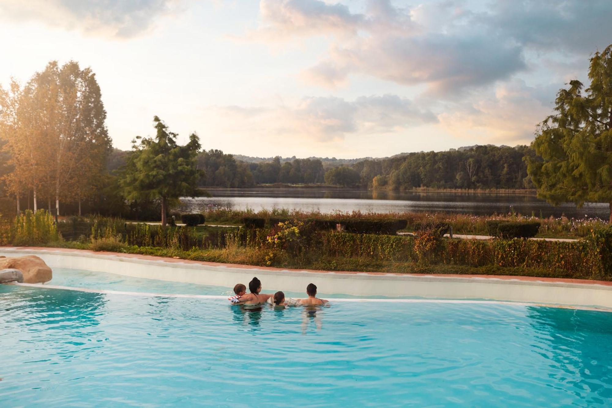 Center Parcs Le Lac D'Ailette Hotel Chamouille Exterior photo