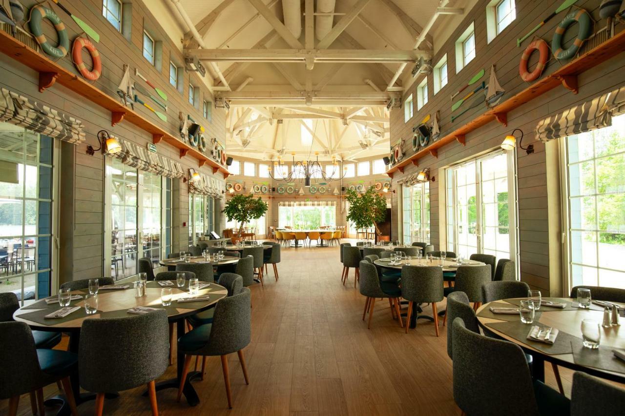 Center Parcs Le Lac D'Ailette Hotel Chamouille Exterior photo